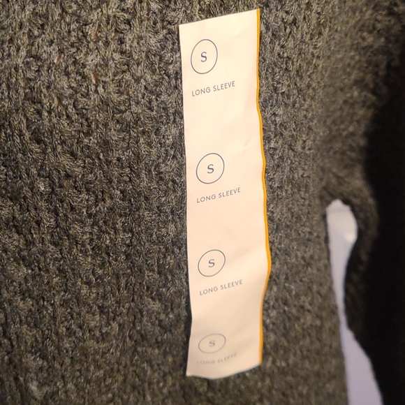 NWT Green Sweater s small - Picture 3 of 5